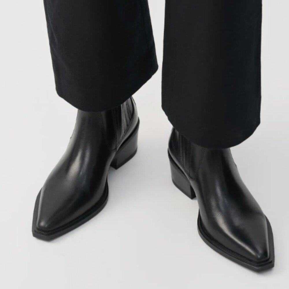 Vagabond Kelsey Pointed Toe Chelsea Boot